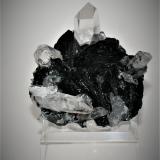 Hematite and Quartz<br />Jinlong Hill, Longchuan, Heyuan Prefecture, Guangdong Province, China<br />60mm x 60mm x 40mm<br /> (Author: Philippe Durand)