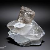 Topaz on QuartzDassu, Valle Braldu, Distrito Shigar, Gilgit-Baltistan (Áreas del Norte), Paquistán82 x 71 mm (Author: Manuel Mesa)