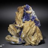 Barite and Fluorite<br />La Cabaña, Valdelmar, Berbes mining area, Berbes, Ribadesella, Comarca Oriente, Principality of Asturias (Asturias), Spain<br />96 x 86 mm<br /> (Author: Manuel Mesa)