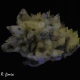 Calcita<br />Grupo Minero La Tortilla, Linares, Comarca Sierra Morena, Jaén, Andalucía, España<br />4 x 3 cm<br /> (Autor: Ricardo Fimia)