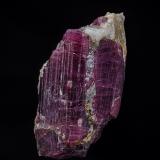Elbaite<br />Haapaluoma pegmatite, Seinäjoki, Seinäjoki municipality, Southern Ostrobothnia, Finland<br />4.3 x 2.5 cm<br /> (Author: am mizunaka)