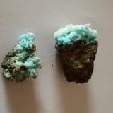 Calcantita y Halotriquita<br />Barranco del Jaroso, Sierra Almagrera, Cuevas del Almanzora, Comarca Levante Almeriense, Almería, Andalucía, España<br />3cm x 2cm la grande.<br /> (Autor: srm13151)