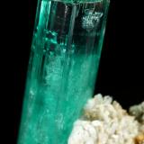 Beryl (variety emerald), Albite (variety cleavelandite), Pyrite<br />Chivor mining district, Palo Arañado Mine, Municipio Chivor, Eastern Emerald Belt, Boyacá Department, Colombia<br />crystal=45mm<br /> (Author: Fiebre Verde)