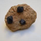 Cuarzo (variedad ahumado)<br />Canteras Monteriggioni, Monteriggioni, Provincia Siena, Toscana, Italia<br />8 x 5,5 x 4 cm<br /> (Autor: Antonio Alcaide)