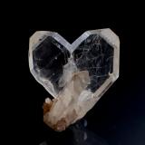 Quartz (Japan law twin)<br />Naru island (Narushima), Gotoh Islands, Nagasaki Prefecture, Kyushu Region, Japan<br />30mm x 25mm x 18mm<br /> (Author: Don Lum)