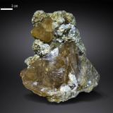 Scheelite<br />Pingwu Mine, Huya township, Mount Xuebaoding, Pingwu, Mianyang Prefecture, Sichuan Province, China<br />75 X 72 mm<br /> (Author: Manuel Mesa)