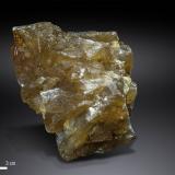 Scheelite<br />Pingwu Mine, Huya township, Mount Xuebaoding, Pingwu, Mianyang Prefecture, Sichuan Province, China<br />89 X 82 mm<br /> (Author: Manuel Mesa)