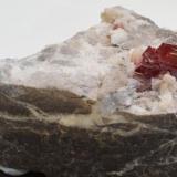 Cinabrio<br />Mina Tongren, Tongren, Prefectura Tongren, Provincia Guizhou, China<br />5,5 x 5 x 2,5 cm<br /> (Autor: Antonio Alcaide)
