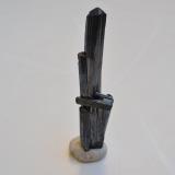 Estibina (Stibnita)<br />Mina Wuning, Qingjiang, Wuning, Prefectura Jiujiang, Provincia Jiangxi, China<br />10,5 x 2 x 1,5 cm<br /> (Autor: Antonio Alcaide)