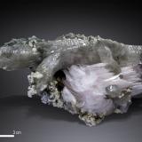 Quartz and Calcite<br />Huanggang Mines, Hexigten Banner (Kèshíkèténg Qí), Chifeng (Ulanhad), Inner Mongolia Autonomous Region, China<br />122 x 59 mm<br /> (Author: Manuel Mesa)