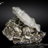 Quartz on Calcite<br />Huanggang Mines, Hexigten Banner (Kèshíkèténg Qí), Chifeng (Ulanhad), Inner Mongolia Autonomous Region, China<br />125 x 110 mm<br /> (Author: Manuel Mesa)
