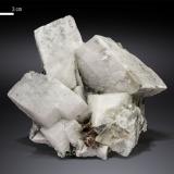 Calcite and Helvine<br />Huanggang Mines, Hexigten Banner (Kèshíkèténg Qí), Chifeng (Ulanhad), Inner Mongolia Autonomous Region, China<br />97 x 83 mm<br /> (Author: Manuel Mesa)