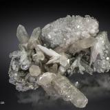 Quartz with Calcite and Fluorite<br />Huanggang Mines, Hexigten Banner (Kèshíkèténg Qí), Chifeng (Ulanhad), Inner Mongolia Autonomous Region, China<br />145 x 118 mm<br /> (Author: Manuel Mesa)