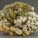 Andradita (variedad demantoide)Tubussis Granja 22, Distrito Karibib, Región Erongo, Namibia62x40x32 mm. (Autor: Juan Espino)