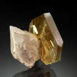 Baryte<br />Warihuyn Hill, →2850 m., Puños, Miraflores District, Huamalíes Province, Huánuco Department, Peru<br />2.0 x 2.6 cm<br /> (Author: crosstimber)