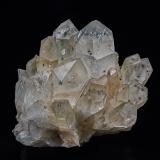 Quartz, Hollandite<br />Anketsaketsa, Ambatofinandrahana District, Amoron'i Mania Region, Fianarantsoa Province, Madagascar<br />5.5 x 5.3 cm<br /> (Author: am mizunaka)