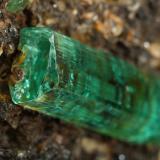 Beryl (variety emerald), Calcite<br />Chivor mining district, Porvenir Mine, Municipio Chivor, Eastern Emerald Belt, Boyacá Department, Colombia<br />65x87x77mm, main xl=43mm<br /> (Author: Fiebre Verde)