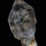 Quartz<br />Jinkouhe District, Leshan Prefecture, Sichuan Province, China<br />10.3 x 5.5 cm<br /> (Author: am mizunaka)