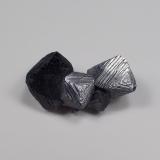 Magnetite<br />Laila base camp area, Ghanche District, Gilgit-Baltistan (Northern Areas), Pakistan<br />45 mm x 25 mm x 17 mm<br /> (Author: Don Lum)