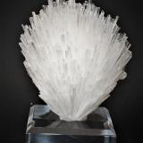 Scolecite<br />Nashik District (Nasik), Maharashtra, India<br />95mm x 70mm x 70mm<br /> (Author: Philippe Durand)