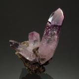 Quartz (variety amethyst)<br />Piedra Parada (Las Vigas), Municipio Tatatila, Veracruz (Veracruz de Ignacio de la Llave), Mexico<br />2.3 x 2.4 cm<br /> (Author: crosstimber)