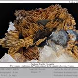 Rutile and HematiteVallon de la Valette, Macizo La Lauzière, Saint-Jean-de-Maurienne, Saboya, Auvergne-Rhône-Alpes, Franciafov 8 mm (Author: ploum)