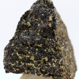 Magnesiocromita<br />Condado Fulton, Pennsylvania, USA<br />39 x 29 x 25 mm<br /> (Autor: José Luis Zamora)
