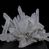 Quartz, Helvine<br />Jinlong Hill, Longchuan, Heyuan Prefecture, Guangdong Province, China<br />16.5 x 11.4 cm<br /> (Author: am mizunaka)