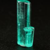 Beryl (variety emerald)<br />Chivor mining district, Palo Arañado Mine, Municipio Chivor, Eastern Emerald Belt, Boyacá Department, Colombia<br />18mm<br /> (Author: Fiebre Verde)