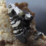 ArsenopiritaYaogangxian Mine, Yizhang, Chenzhou Prefecture, Hunan Province, ChinaCristal de 2 cm. de longitud (Autor: prcantos)