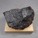 Calcosita<br />Mina Schlänger y Eichert, Eiserfeld, Siegen, Distrito Siegen-Wittgenstein, Arnsberg, Renania del Norte-Westfalia/Nordrhein-Westfalen, Alemania<br />9 x 6,5 x 3,5 cm.<br /> (Autor: J. G. Alcolea)