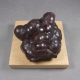 Hematites (variedad botrioidal)<br />Knollengrube, Bad Lauterberg, Göttingen, Harz, Baja Sajonia/Niedersachsen, Alemania<br />7 x 6,6 x 3,7 cm.<br /> (Autor: J. G. Alcolea)