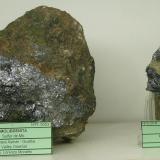 MolibdenitaGualba Quarries, Gualba, Comarca Vallès Oriental, Barcelona, Catalonia / Catalunya, Spain10x6x3 cm (ejemplar de la derecha) (Autor: Frederic Varela)