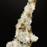 Quartz, Siderite<br />Peñas Blancas Mine, Municipio San Pablo de Borbur, Western Emerald Belt, Boyacá Department, Colombia<br />74x126x42mm<br /> (Author: Fiebre Verde)