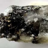 PreisingeritaSultana Mine, Gomesende Mining Group, Gomesende y Ramirás, Comarca Terra da Celanova, Orense / Ourense, Galicia / Galiza, Spain22 x 9 x 8 mm. (Autor: José Luis Zamora)