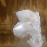 Quartz<br />Senhora da Assunção Mine, Aldeia Nova, Ferreira de Aves, Sátão, Viseu District, Portugal<br />40 mm x 48 mm x 24 mm<br /> (Author: franjungle)