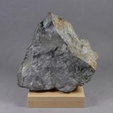 Pararammelsbergita.<br />Afloramientos de Ni-Bi-As, Čierna Lehota, Bánovce nad Bebravou, Región Trenčín, Eslovaquia<br />10,3 x 8,1 x 5,4 cm<br /> (Autor: J. G. Alcolea)