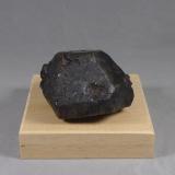 Ilmenita<br />Mina Madawaska, Faraday, Condado Hastings, Ontario, Canadá<br />4,7 x 3,5 x 3 cm.<br /> (Autor: J. G. Alcolea)