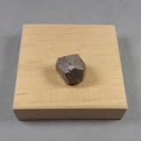 Cobaltita<br />Tunaberg, Nyköping, Södermanland, Suecia<br />1,7 x 1,3 x 1,2 cm<br /> (Autor: J. G. Alcolea)