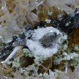 Cahnite<br />Shijiangshan Mine, Shijiangshan village, Yinwu, Linxi, Ulanhad League, Inner Mongolia Autonomous Region, China<br />4cm<br /> (Author: EdR)