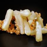 Stilbita-Ca (Estilbita-Ca), Heulandita-CaMaharashtra, India16´5x9 cm (Autor: geoalfon)
