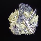 Galena, Cuarzo<br />Depósito Krushev dol, Mina Krushev dol, Zona minera Madan, Montes Rhodope, Smolyan Oblast, Bulgaria<br />7x6 cm<br /> (Autor: geoalfon)