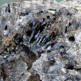 BismutinitaMina Tazna (Mina Tazna-Rosario), Cerro Tazna, Distrito Atocha-Quechisla, Provincia Nor Chichas, Departamento Potosí, BoliviaCampo de visión 3,5 cm. (Autor: Antonio P. López)