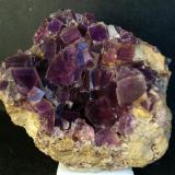 Fluorita<br />La Cabaña, Valdelmar, zona minera de Berbes, Berbes, Ribadesella, Comarca Oriente, Principado de Asturias (Asturias), España<br />8 x 8 cm<br /> (Autor: Pedro Antonio)