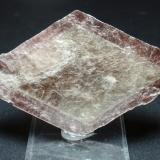 Lepidolita y moscovita<br />Barra de Salinas, Coronel Murta, Vale do Jequitinhonha, Minas Gerais, Brasil<br />80x50 mm<br /> (Autor: Ignacio)