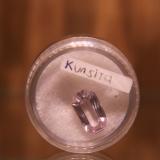 Spodumene (variety kunzite)<br />Afghanistan<br />11mm x 5´5mm x 3mm<br /> (Author: franjungle)