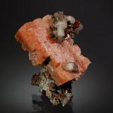 Serandite with Natrolite, Rhodochrosite and AegirineMont Saint-Hilaire, La Vallée-du-Richelieu RCM, Montérégie, Québec, Canadá6.0 x 6.6 cm (Author: crosstimber)
