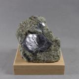 Molibdenita<br />Dayu, Prefectura Ganzhou, Provincia Jiangxi, China<br />6,6 x 5,2 x 2,5 cm.<br /> (Autor: J. G. Alcolea)