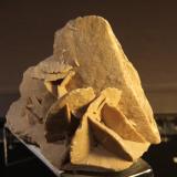 Gypsum<br />Tunisia<br />11cm x 7cm x 11 cm<br /> (Author: franjungle)