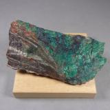 Umangita<br />Mina Tumiñico, Sierra de Cacho, Villa Castelli, Departamento General Lamadrid, La Rioja, Argentina<br />9,5 x 5 x 4,5 cm.<br /> (Autor: J. G. Alcolea)
